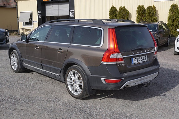 Volvo XC70 2 of 5