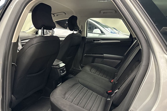Ford Mondeo 8 of 13