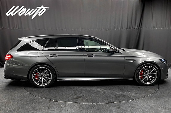 Mercedes-Benz E63 3 of 5