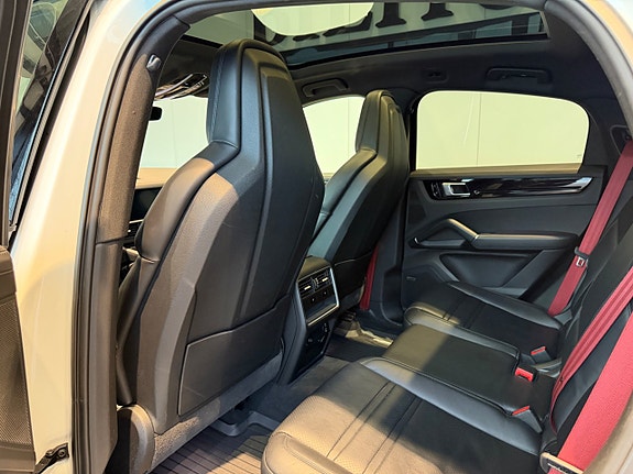 Porsche Cayenne Coupe 12 of 13