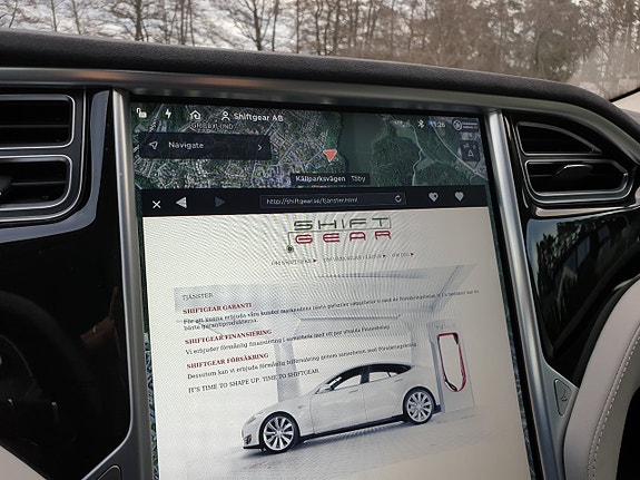 Tesla Model S 17 of 26