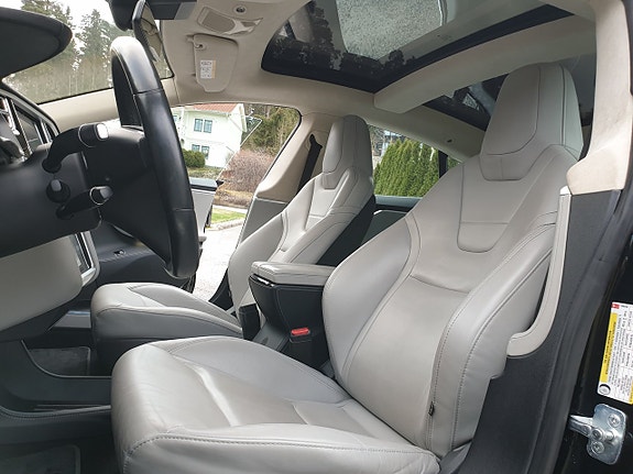 Tesla Model S 3 of 26