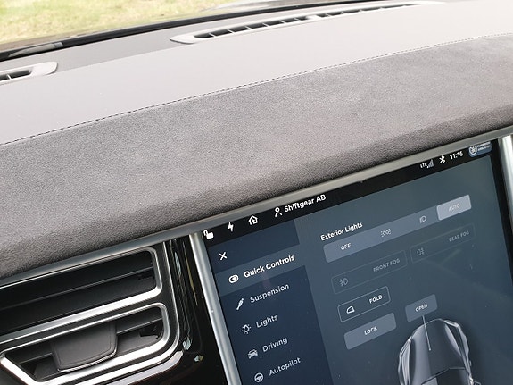 Tesla Model S 10 of 26