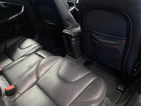 Volvo V40 Cross Country 15 of 29