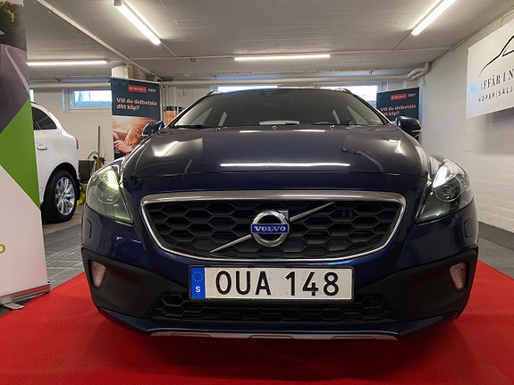 Volvo V40 Cross Country 2 of 29