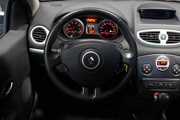 Renault Clio 13 of 15