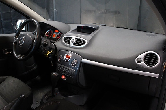 Renault Clio 8 of 15