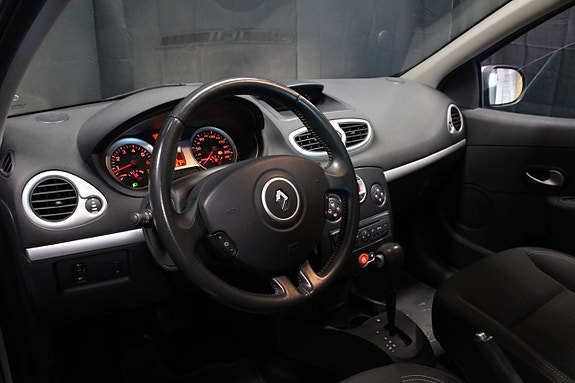 Renault Clio 10 of 15
