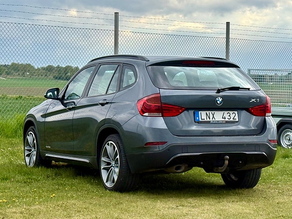 BMW X1 4 of 5