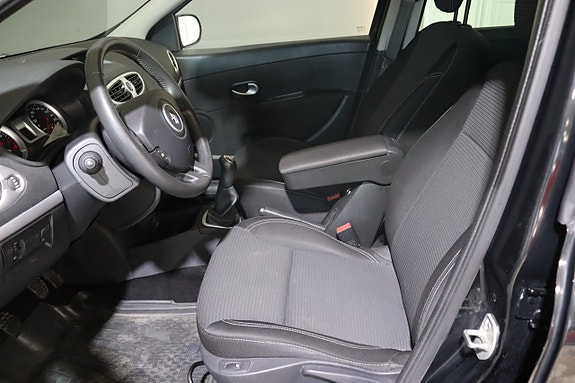 Renault Clio 17 of 18