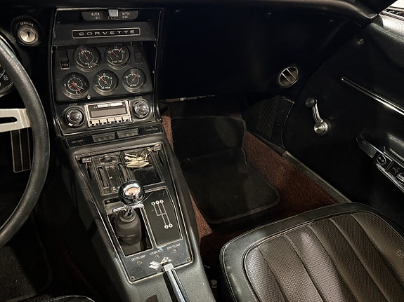 Chevrolet Corvette 11 of 13