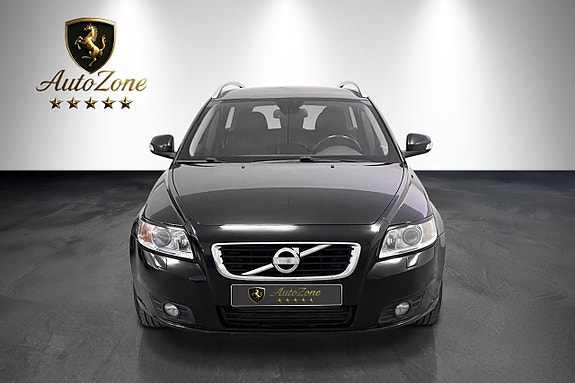 Volvo V50 2 of 5