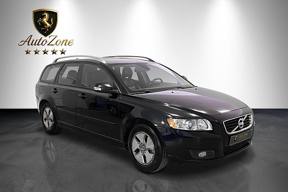 Volvo V50 3 of 5