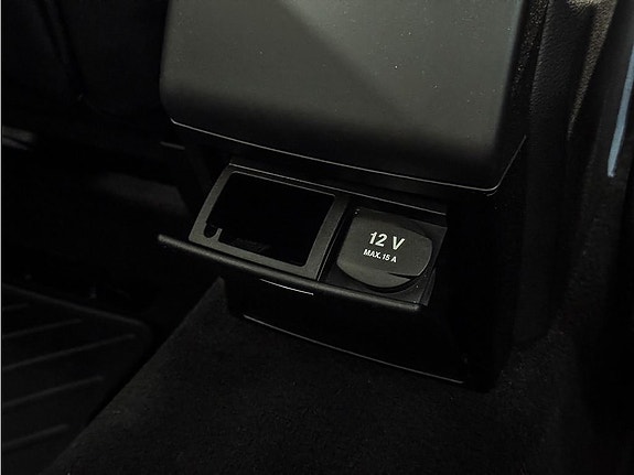 Mercedes-Benz E200 25 of 25