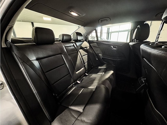 Mercedes-Benz E200 15 of 25