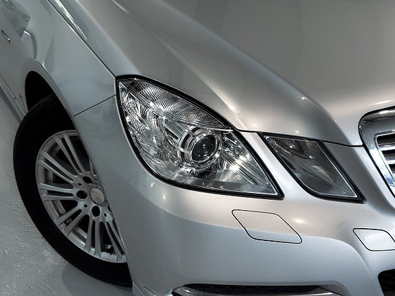Mercedes-Benz E200 3 of 25