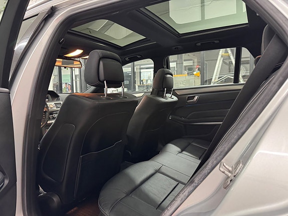 Mercedes-Benz E350 16 of 25