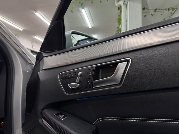 Mercedes-Benz E350 9 of 25