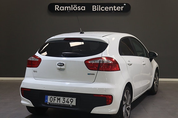Kia Rio 8 of 21