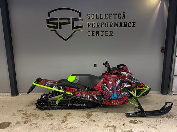 Arctic Cat XF 8000 HC 153" NYSKICK