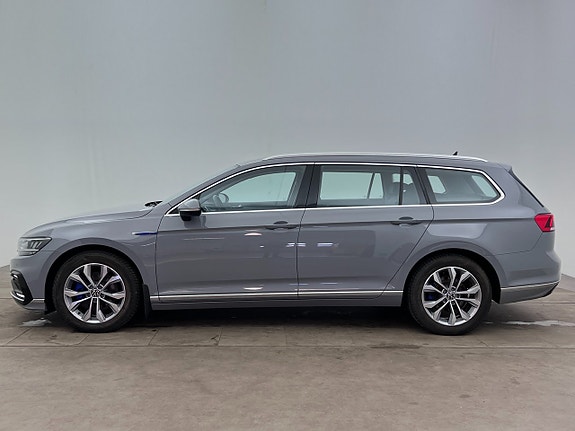 Volkswagen Passat 3 of 5
