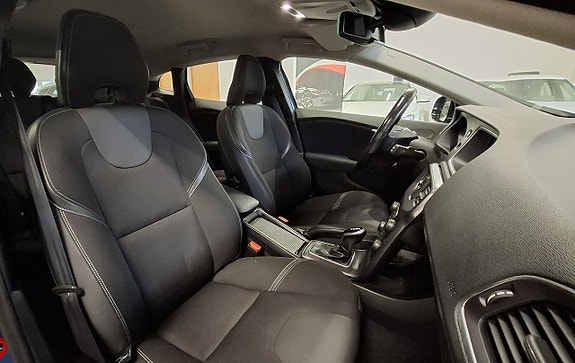 Volvo V40 15 of 25