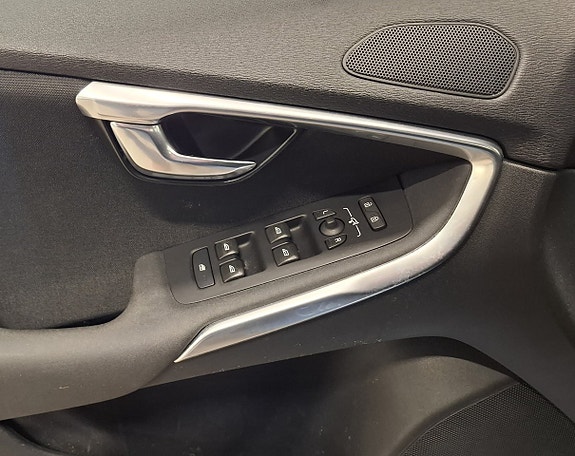 Volvo V40 22 of 25