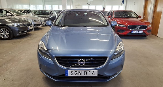 Volvo V40 7 of 25