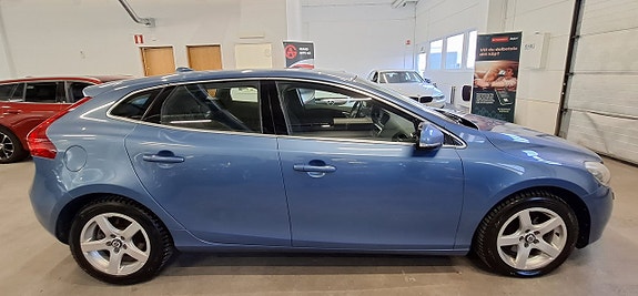Volvo V40 6 of 25