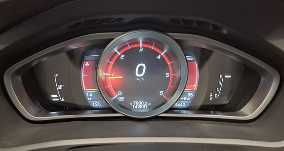 Volvo V40 20 of 25