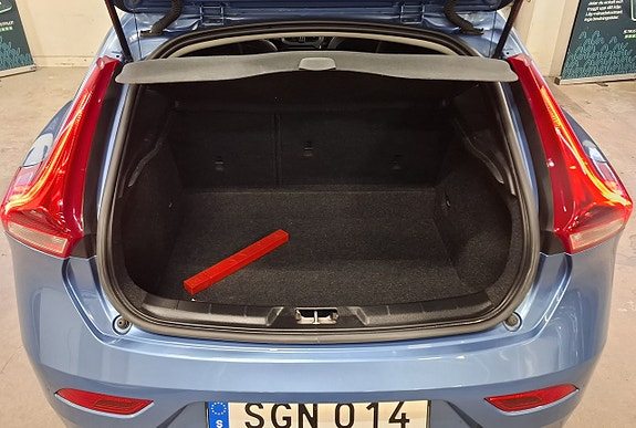 Volvo V40 18 of 25