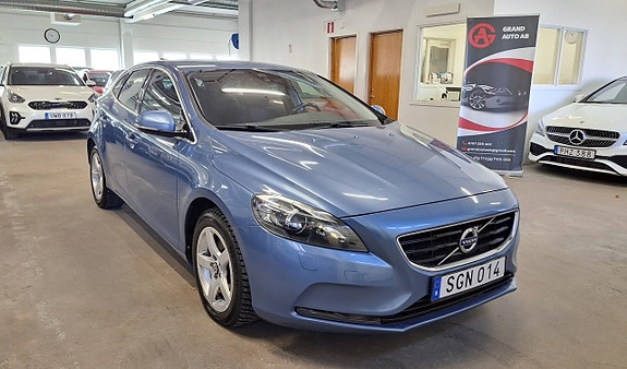 Volvo V40 3 of 25