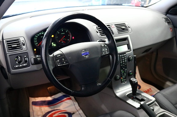 Volvo V50 9 of 16