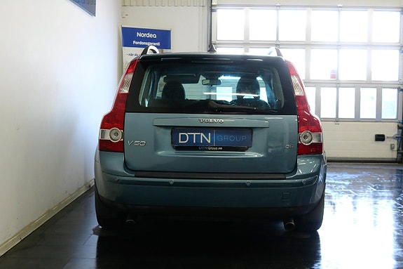 Volvo V50 4 of 16