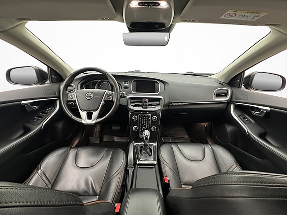 Volvo V40 Cross Country 13 of 27