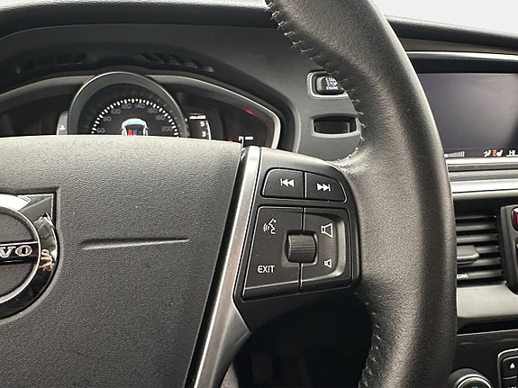 Volvo V40 Cross Country 18 of 27