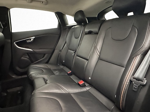 Volvo V40 Cross Country 26 of 27