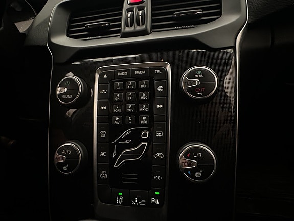 Volvo V40 Cross Country 23 of 27