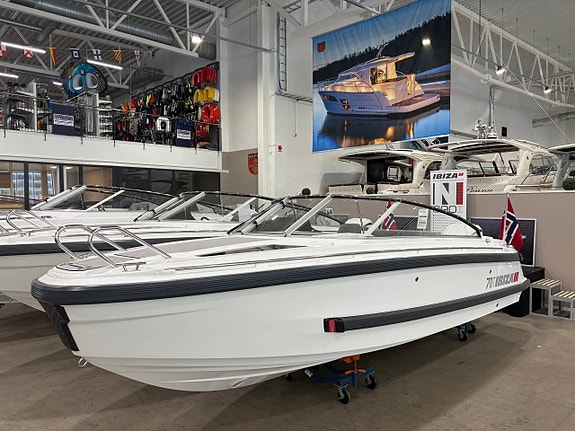 Ibiza 711 Touring 2026 ink. Yamaha F250 XSB2 NYHET!