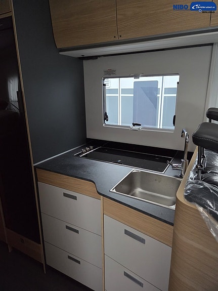 Adria Coral XL 660 SL - Fiat MultiJet3 140HP (103kW) HD 43H 6 of 14