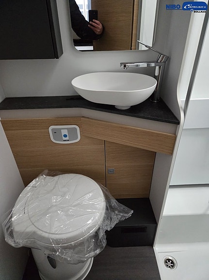 Adria Coral XL 660 SL - Fiat MultiJet3 140HP (103kW) HD 43H 12 of 14
