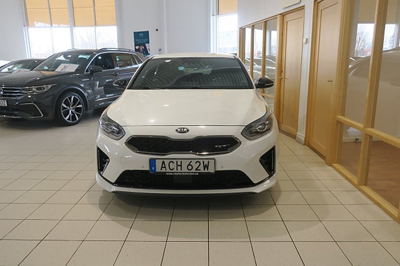 Kia ProCeed 3 of 5