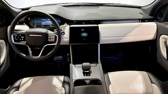 Land Rover Discovery Sport 4 of 5