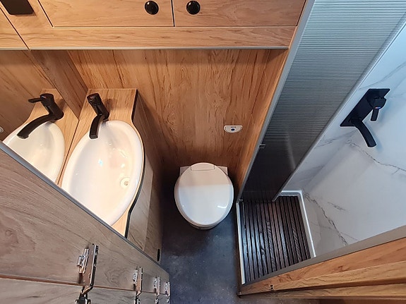 Globe-Traveller Voyager Z långbädd, dieselvärme, automat, 180 hk, all utrustning 18 of 26