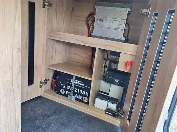 Globe-Traveller Voyager Z långbädd, dieselvärme, automat, 180 hk, all utrustning 8 of 26