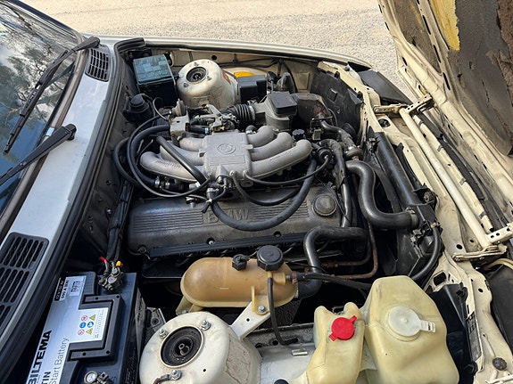 BMW 320i 10 of 11