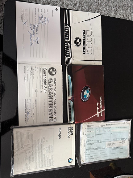 BMW 320i 11 of 11