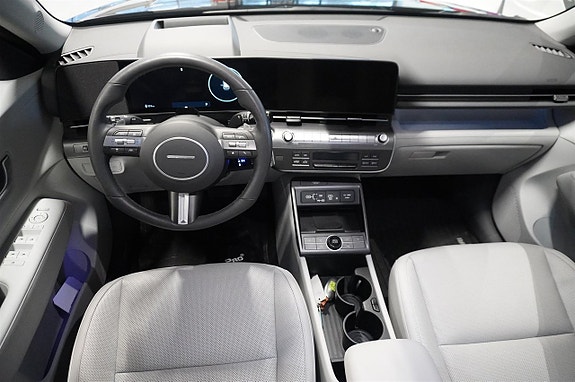Hyundai Kona 2 of 5