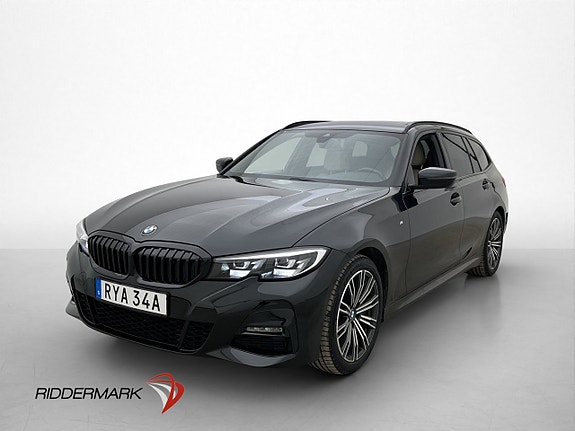 BMW 330i 3 of 5