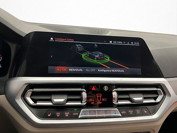 BMW 330i 23 of 30